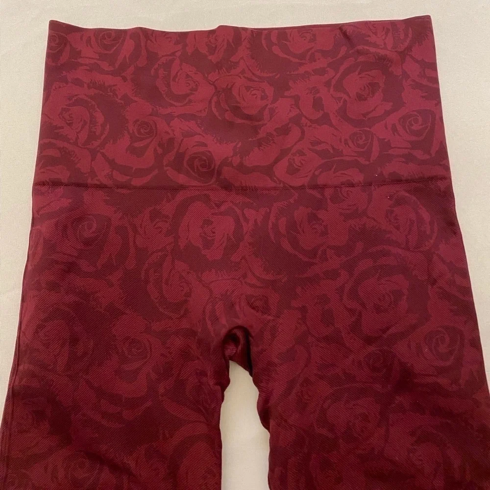 SPANX Look At Me Now Garnet Rose Leggings, Size L - Picture 5 of 6